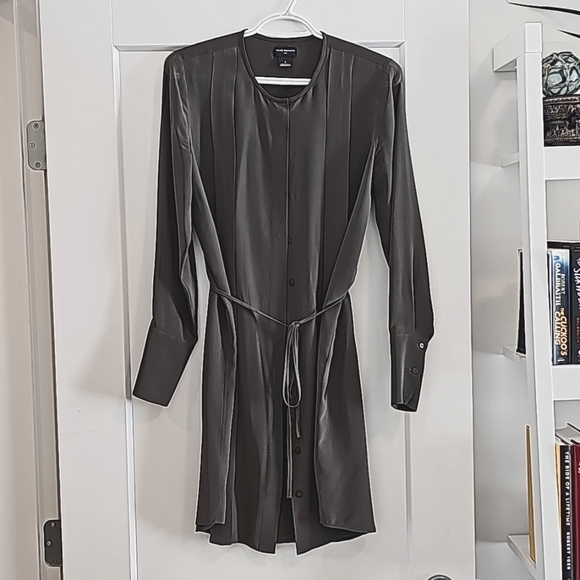LIKE NEW 100% silk grey Club Monaco front button dress - size US 2 - Picture 6 of 7